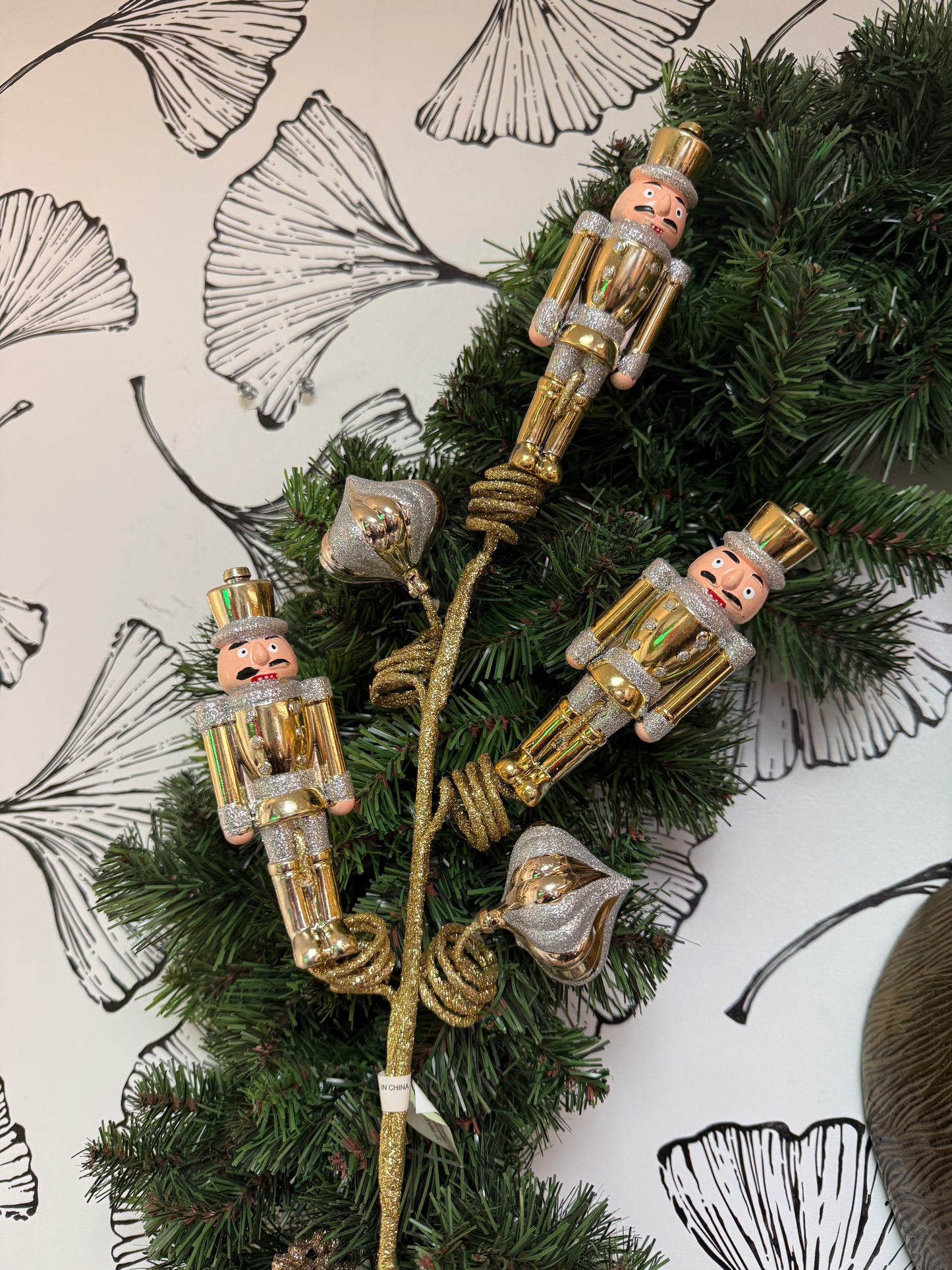 27" TRIPLE NUTCRACKER/ORNAMENT SPRAY