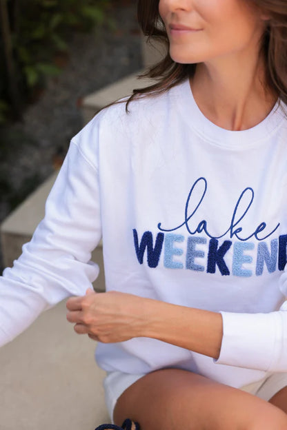 SHIRALEAH "LAKE WEEKEND" SWEATSHIRT