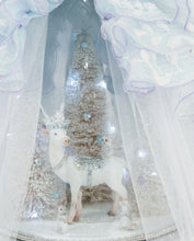 Load image into Gallery viewer, Katherine&#39;s Collection Queen Crystalline Cloche Piece