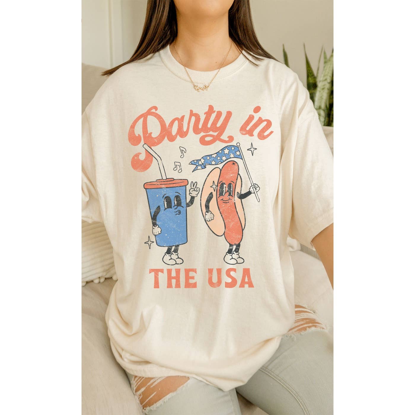 Vintage Party in the USA Oversized Patriotic 4th Graphic Tee: WHITE / M/L