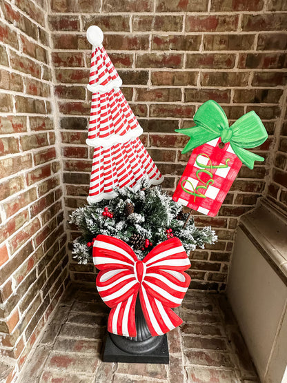 Round Top Collection Red and White Bow