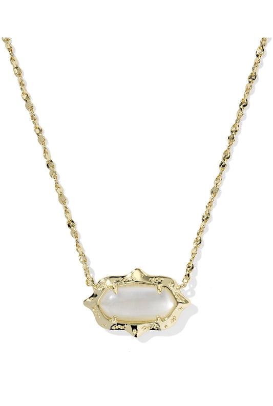 ELISA SCALLOP FRAME SHORT PENDANT NECKLACE GOLD NATURAL MOTHER OF PEARL