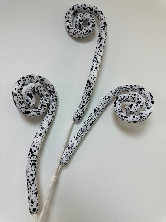 Black and white Speckled Swirl Pick