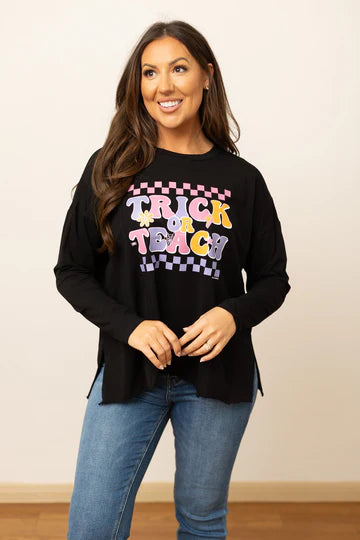 TRICK OR TEACH ON BLACK LONG-SLEEVED T-SHIRT WITH SIDE STITCHING