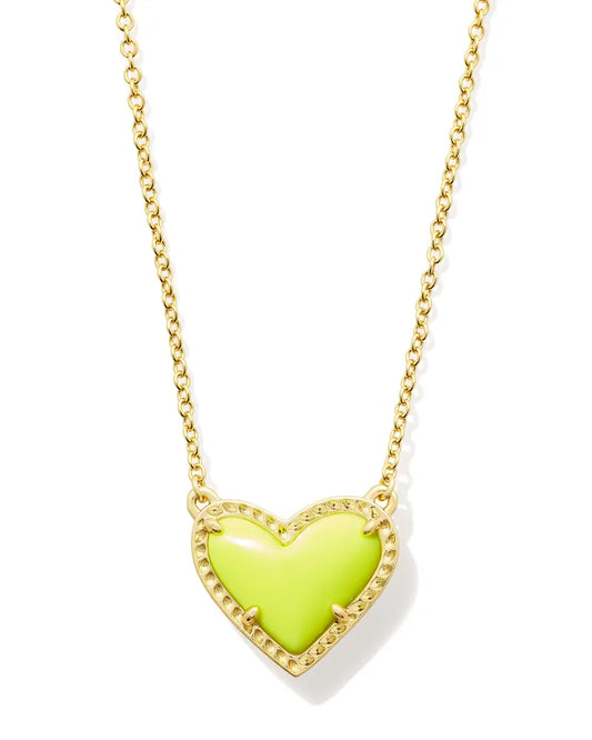 ARI HEART SHORT PENDANT NECKLACE GOLD CHARTREUSE MAGNESITE