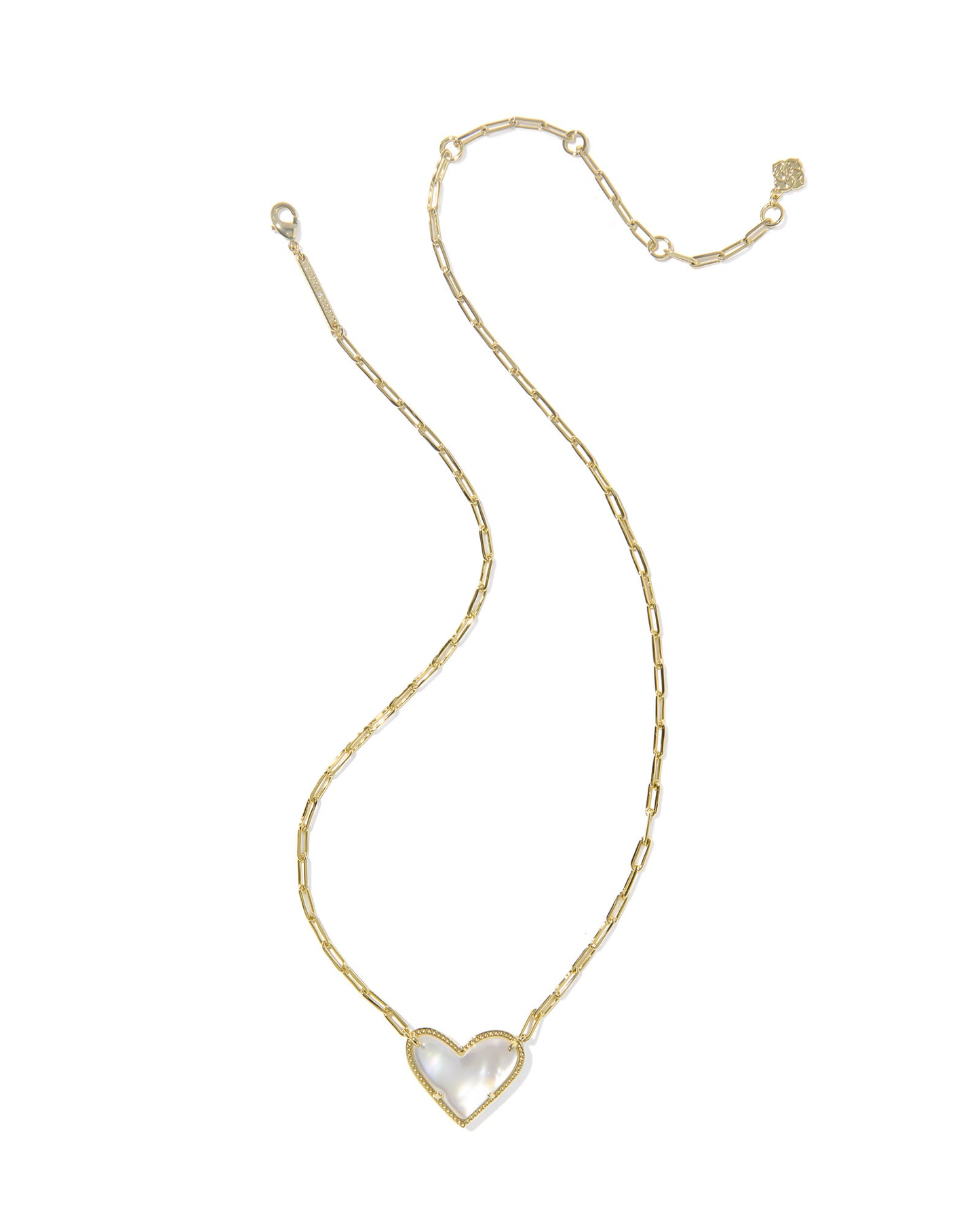 ARI HEART STATEMENT SHORT PENDANT NECKLACE